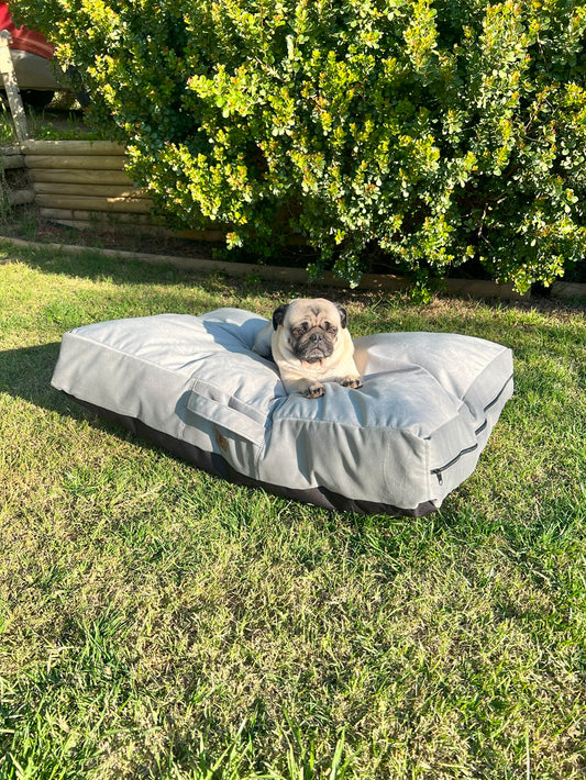 Colchón de mascota Felpa Gris con funda y base impermeable