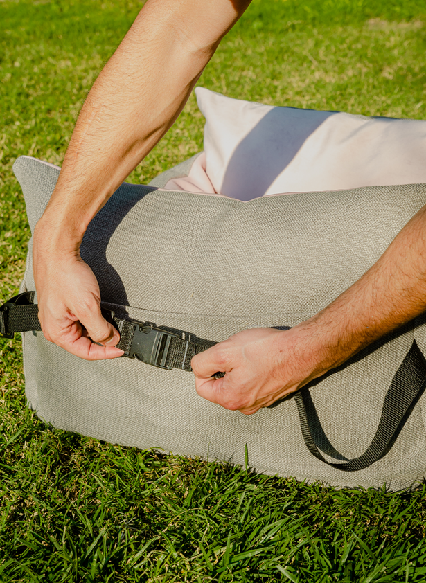 Bolso Transportador 2 en 1 para mascotas Modelo Gris/rosado